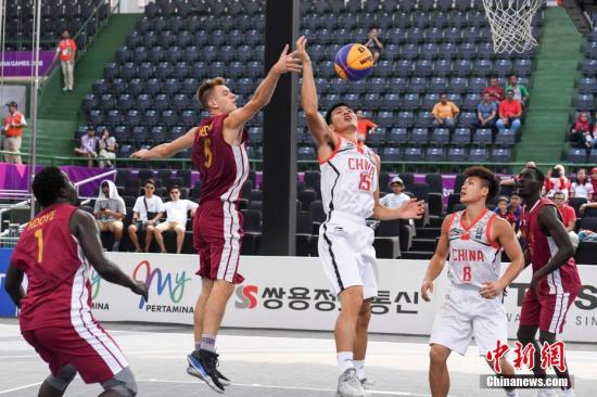 8月26日，亚运会男子三人篮球1/4决赛结束，中国队以21比18战胜卡塔尔晋级半决赛。<a target='_blank' href='http://www.chinanews.com/'>中新社</a>记者 杨华峰 摄