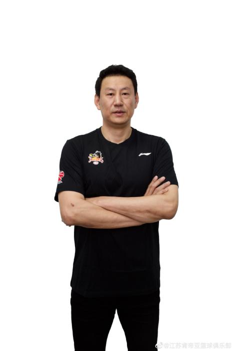 资料图：李楠在2020年5月加入江苏男篮担任顾问。